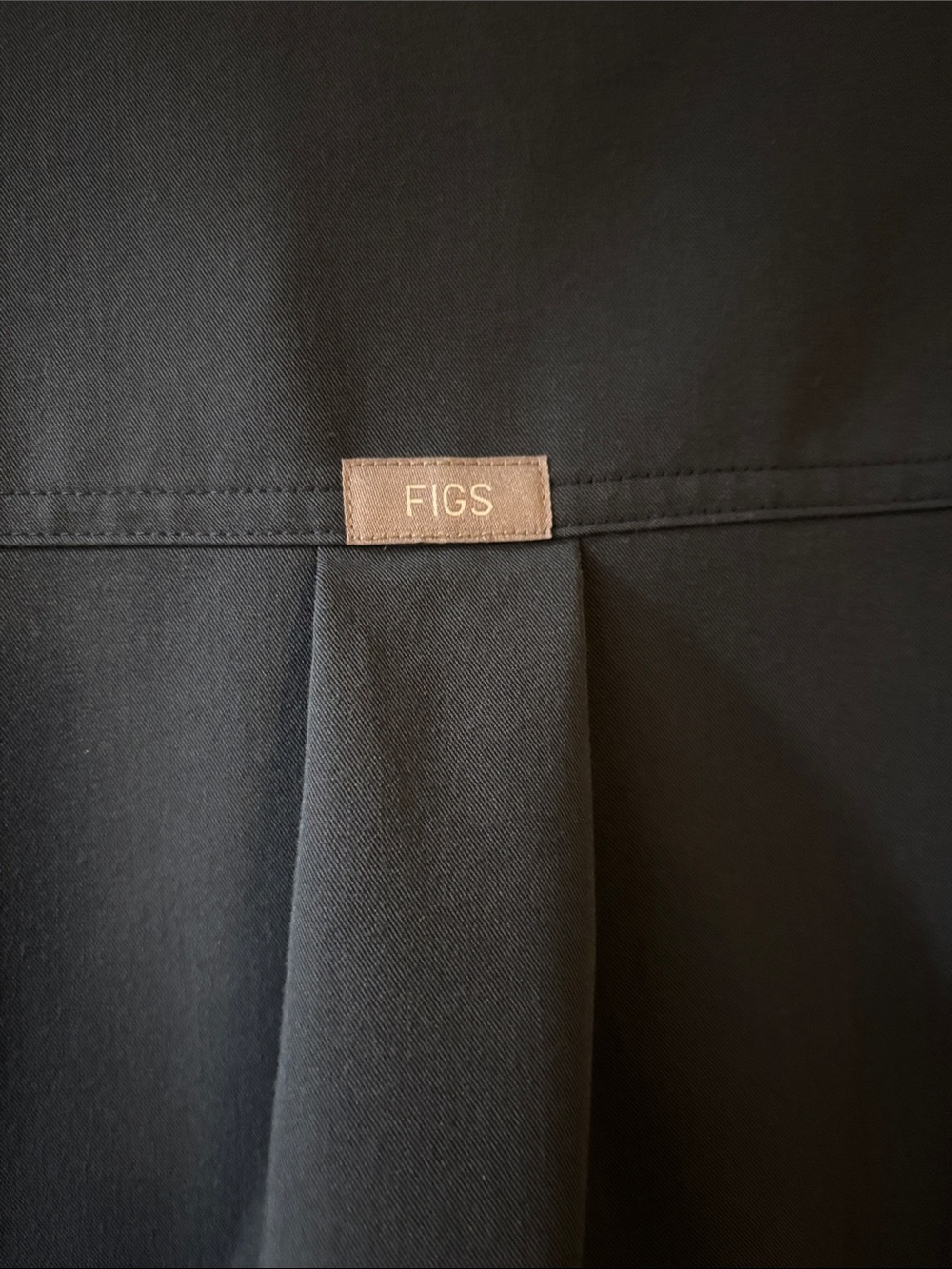 FIGS Women's Rafaela top - Picture 7 of 8